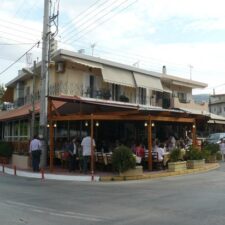 taverna-to-trigono taverna-to-trigono